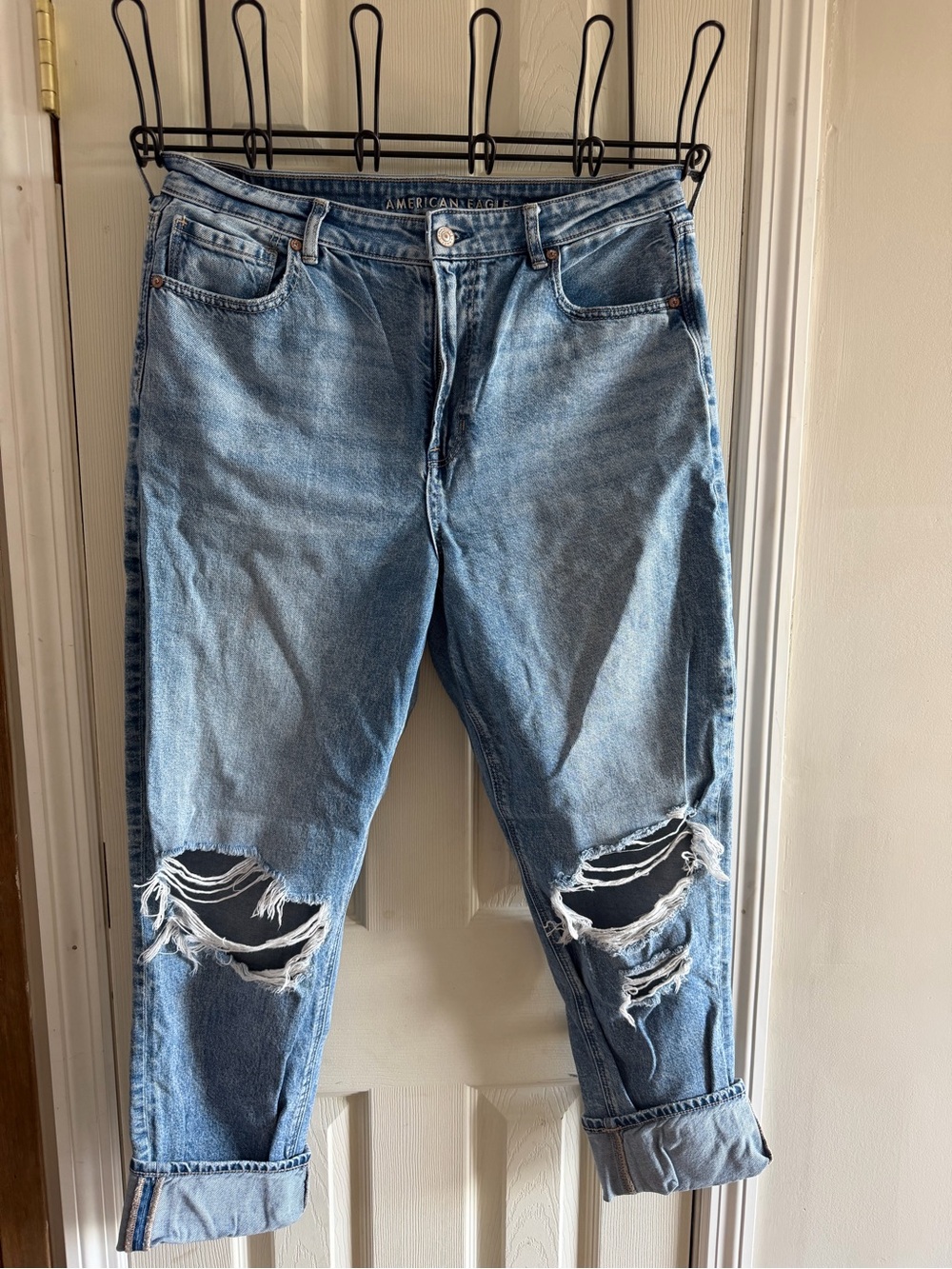 American Eagle Outfitters Light Blue Ripped Relaxed Women’s Jeans